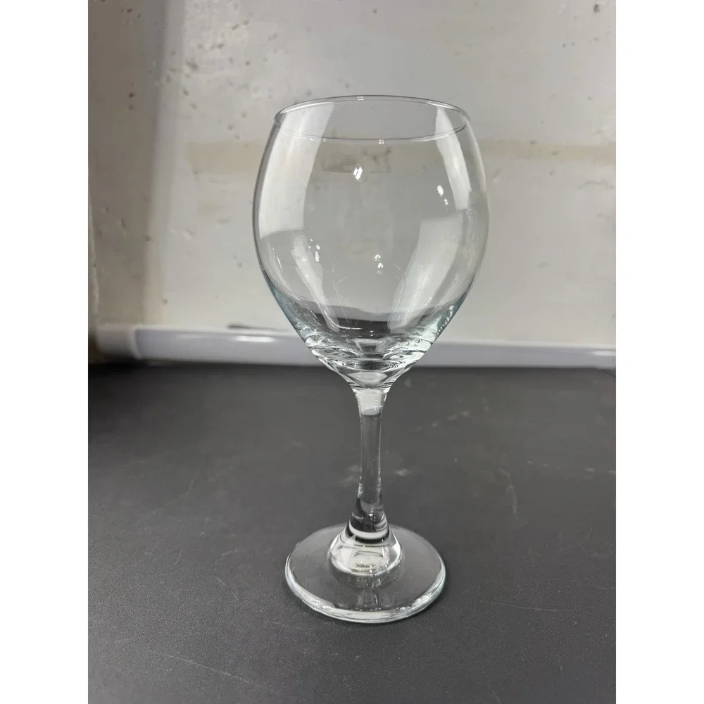 2 Crystal Wine Glasses nice‎ weight